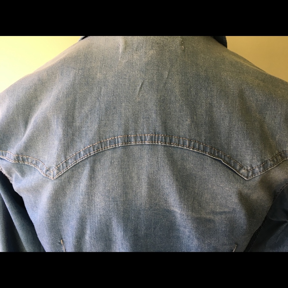 Two by Vince Camuto denim Western shirt - Picture 5 of 7